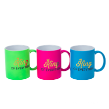 Tazas de color de sublimación de 11 oz con tazas de café con calcomanías de fuego bajo de fuego